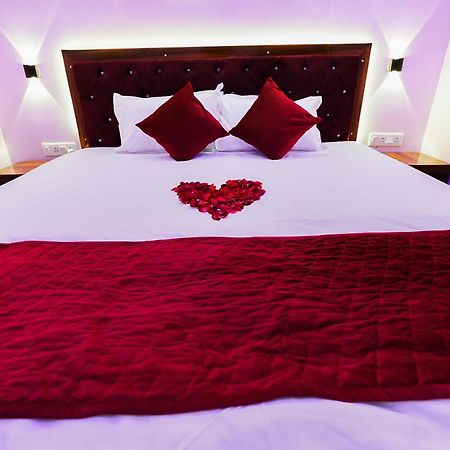 Hotel Rj Патна Екстер'єр фото