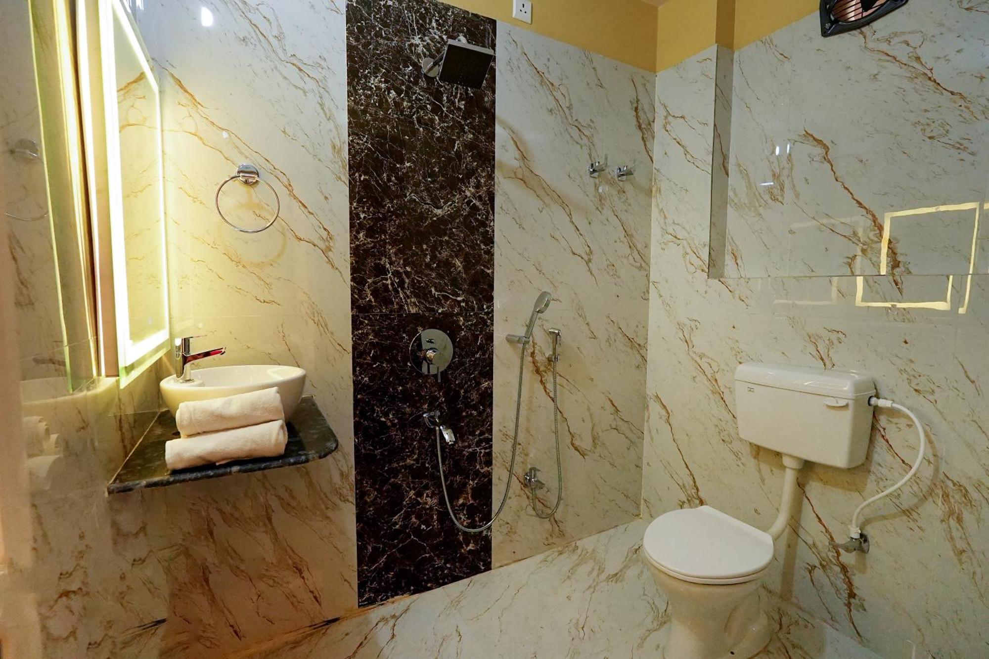 Hotel Rj Патна Екстер'єр фото